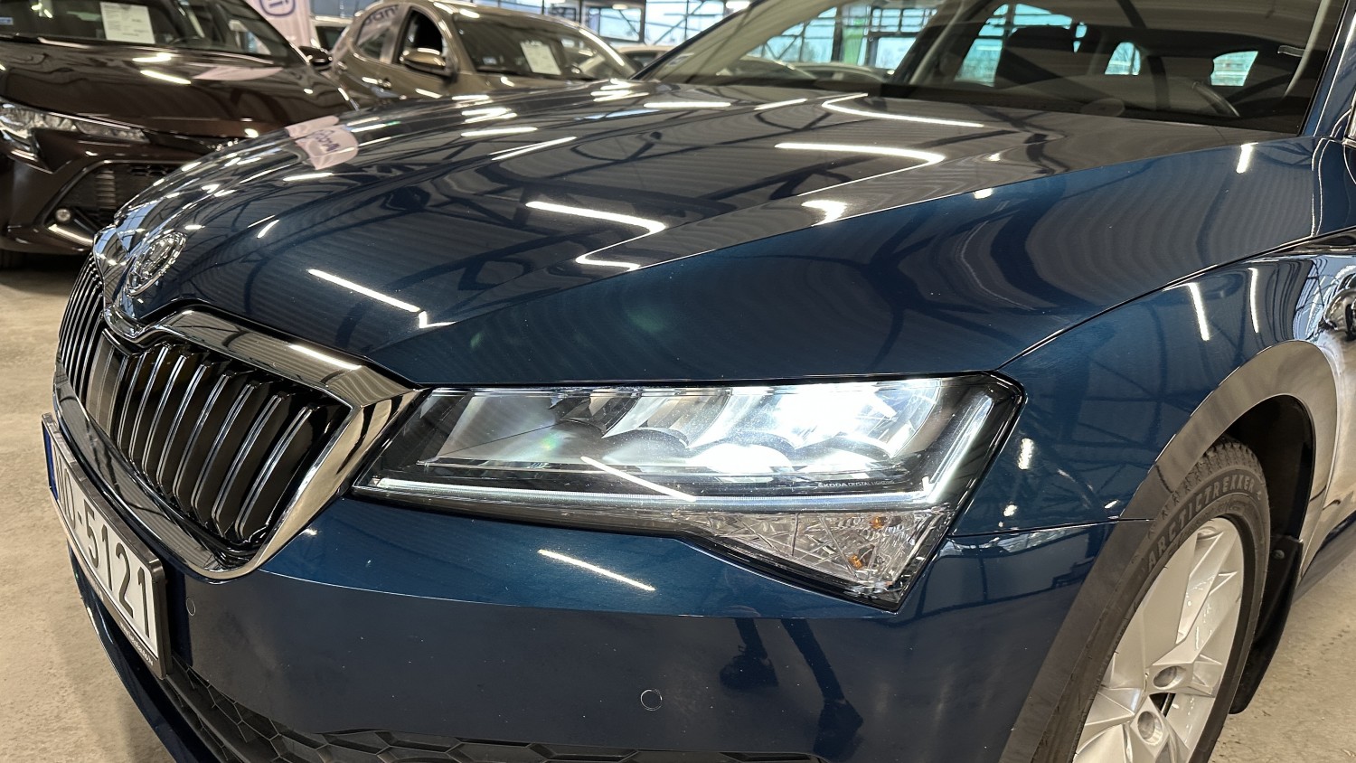 Car image 7