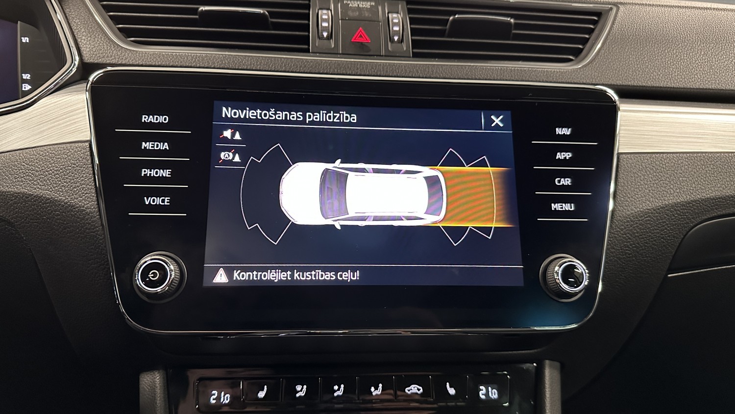 Car image 22