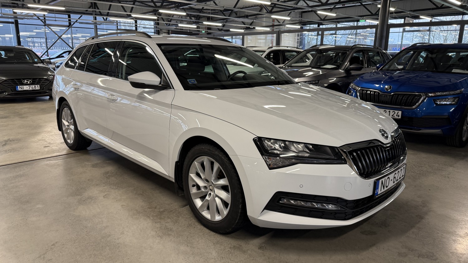 Car image 5