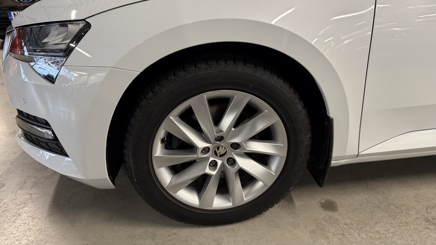 Car image 6