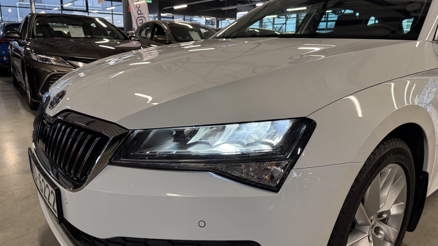 Car image 7