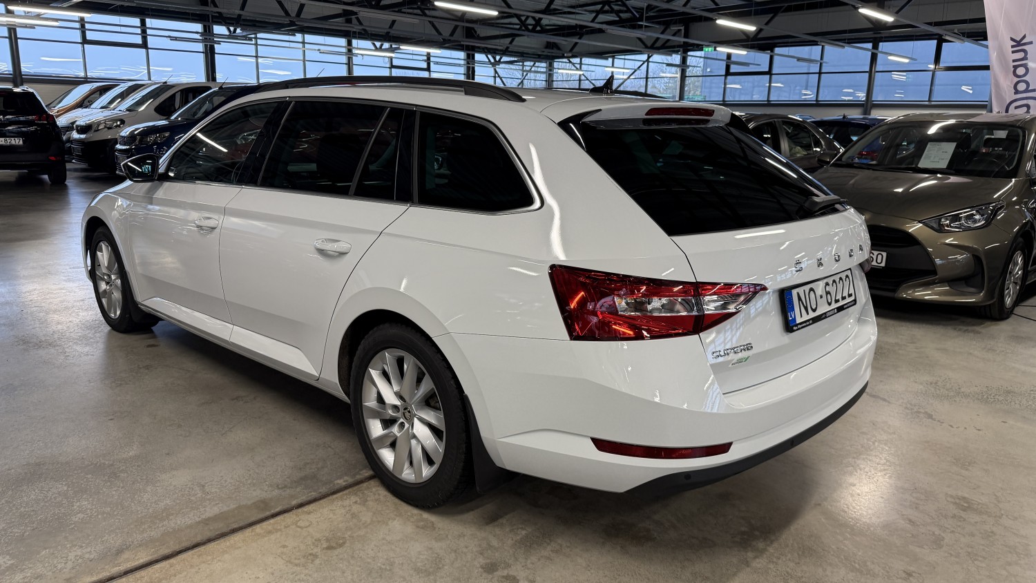 Car image 2