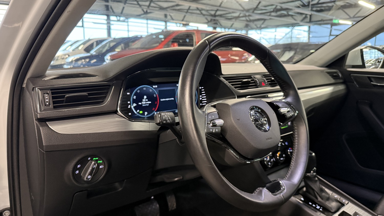 Car image 18