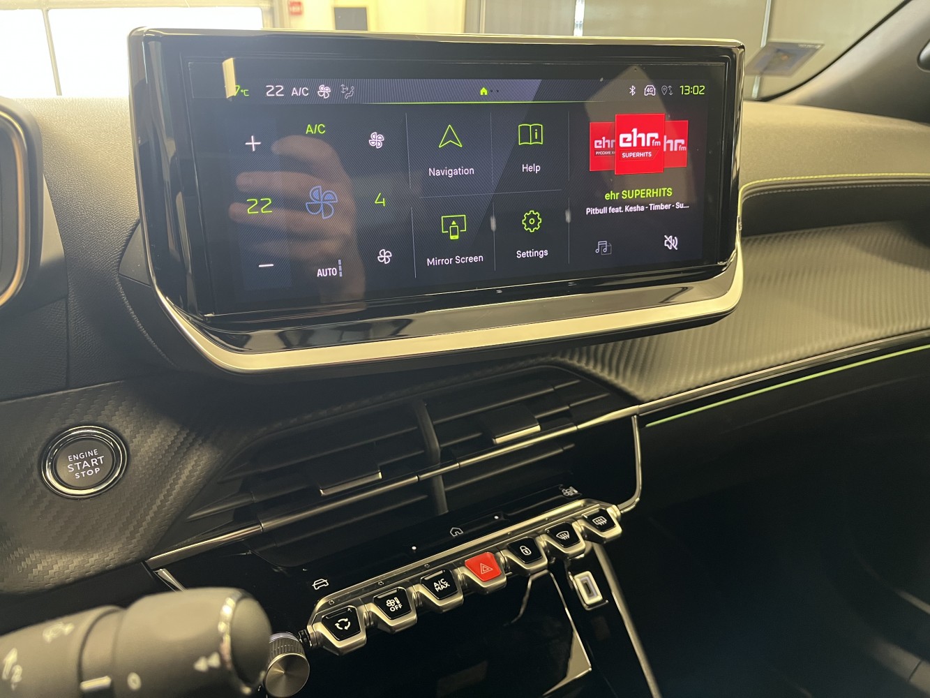 Car image 15