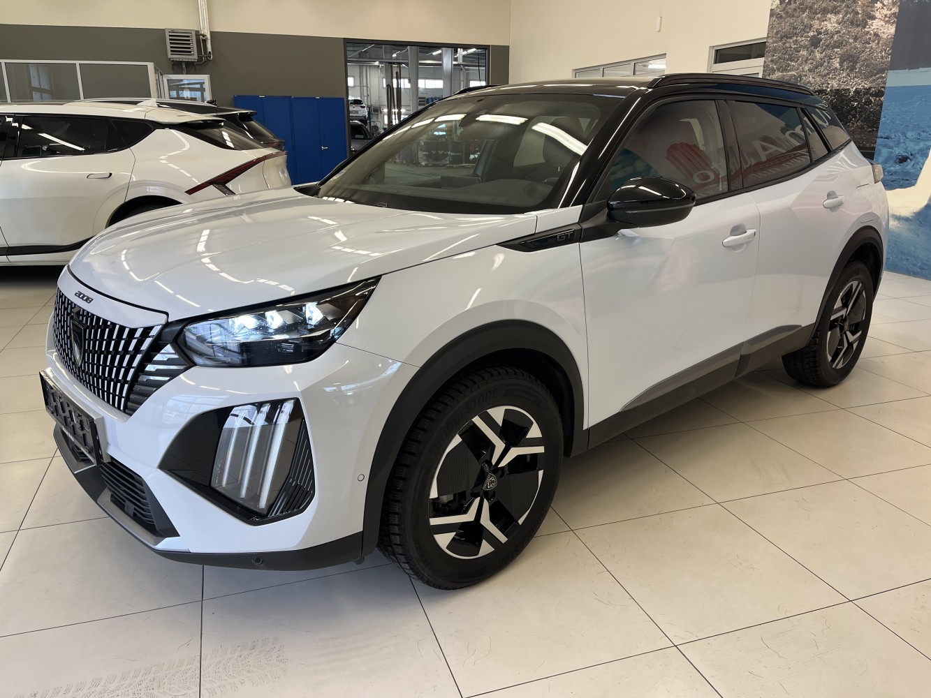 Car image 2
