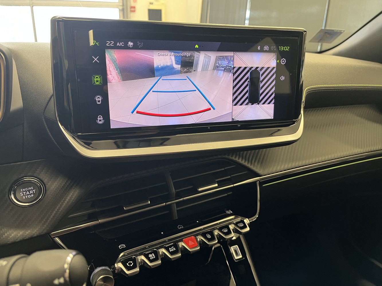 Car image 16