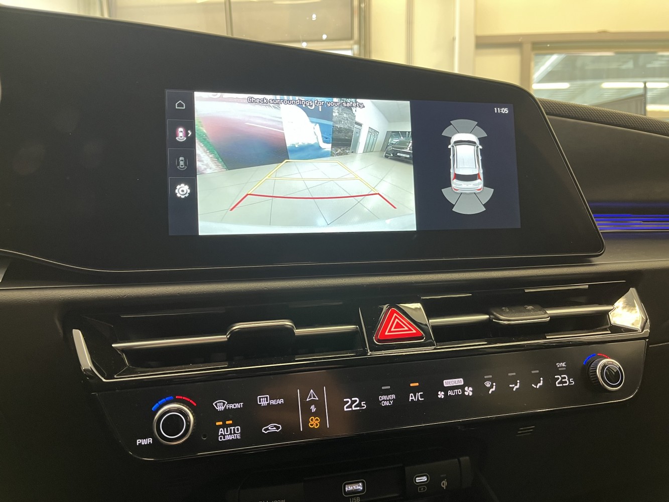 Car image 17