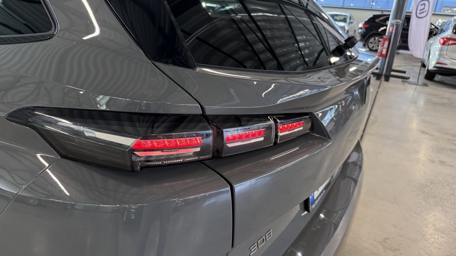 Car image 9