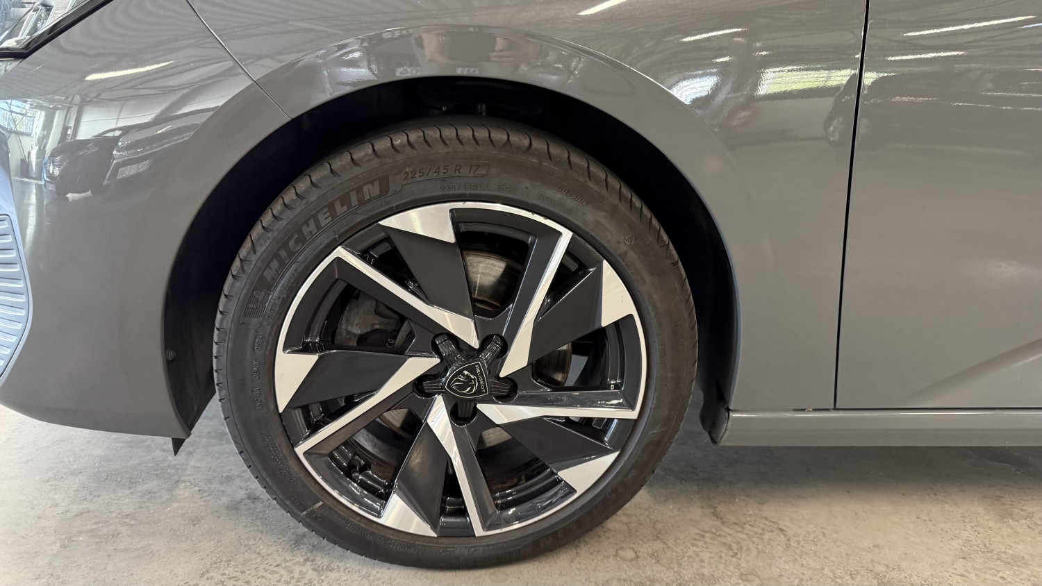 Car image 7