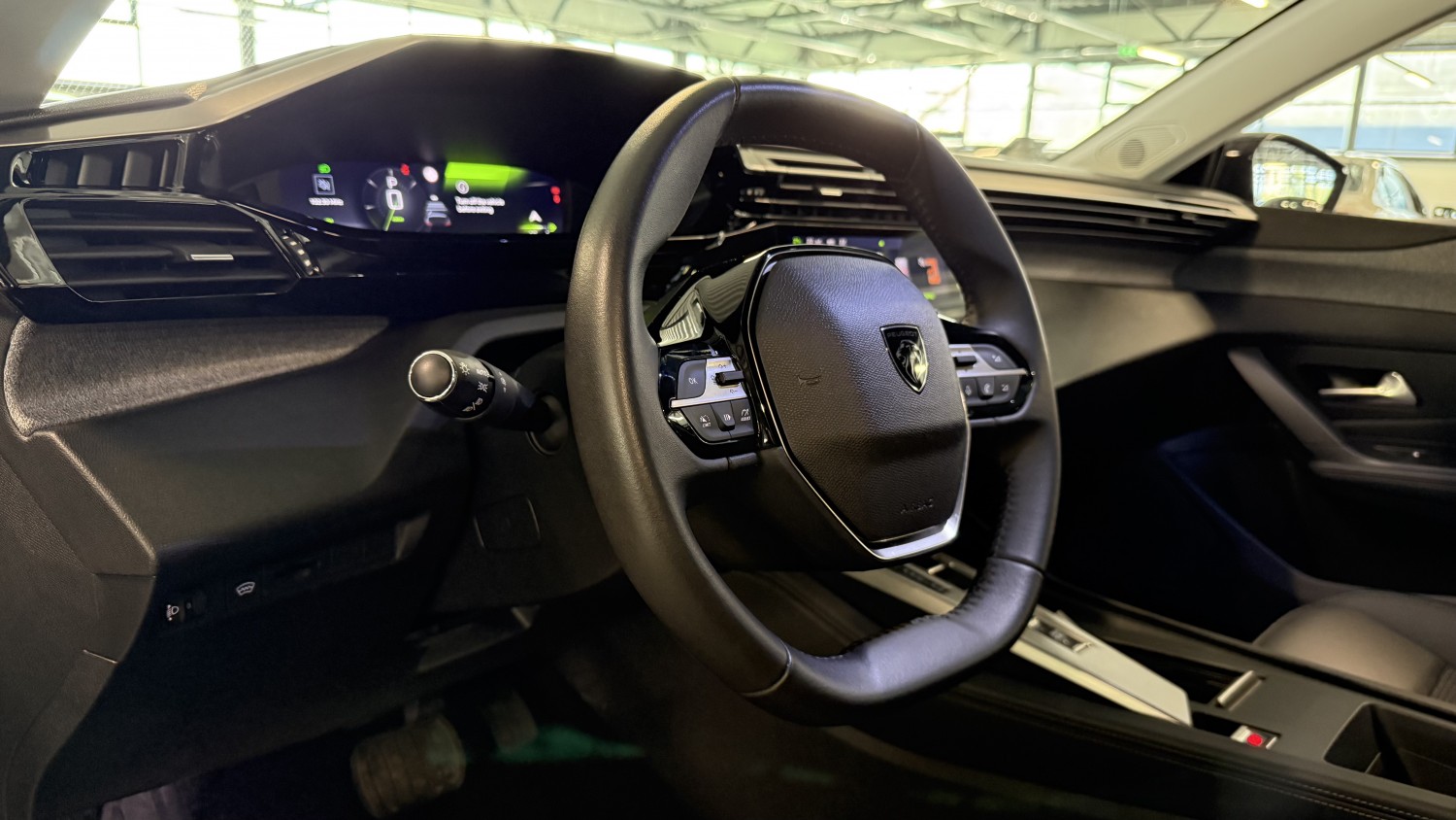 Car image 17
