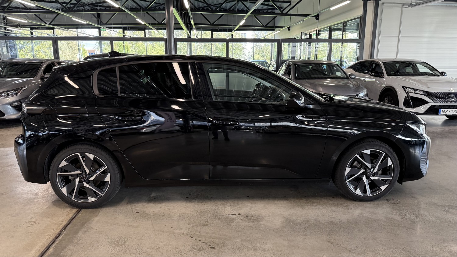 Car image 5