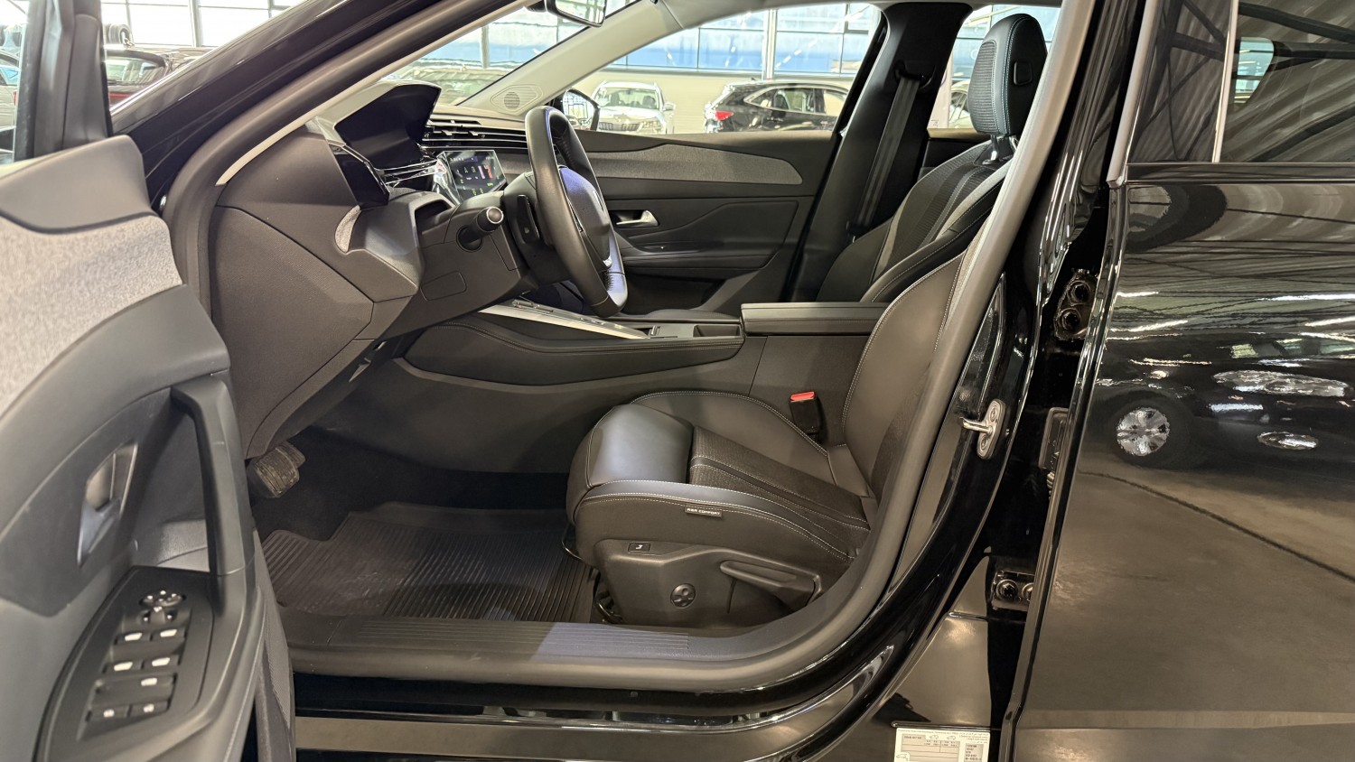 Car image 10