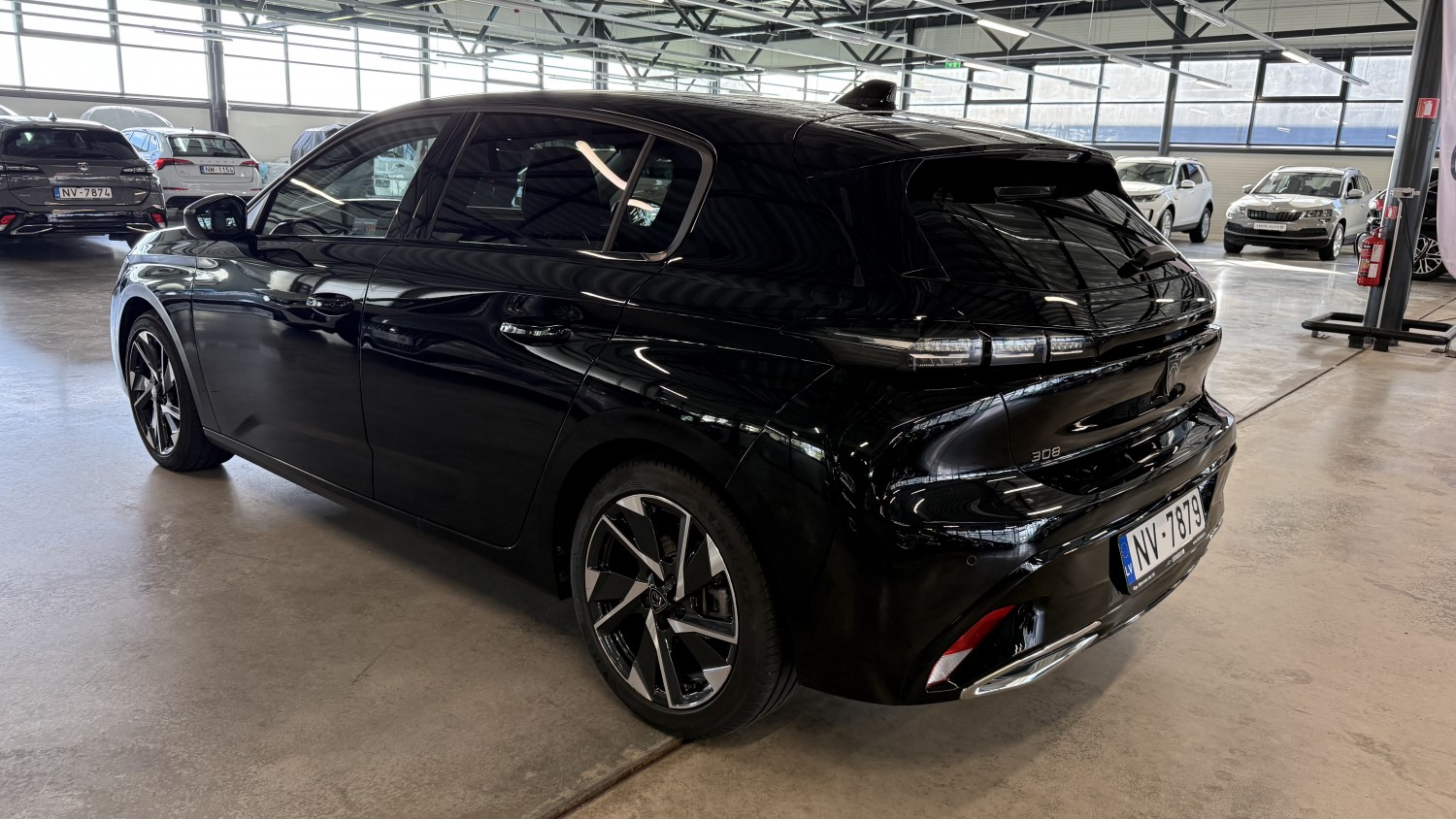 Car image 3