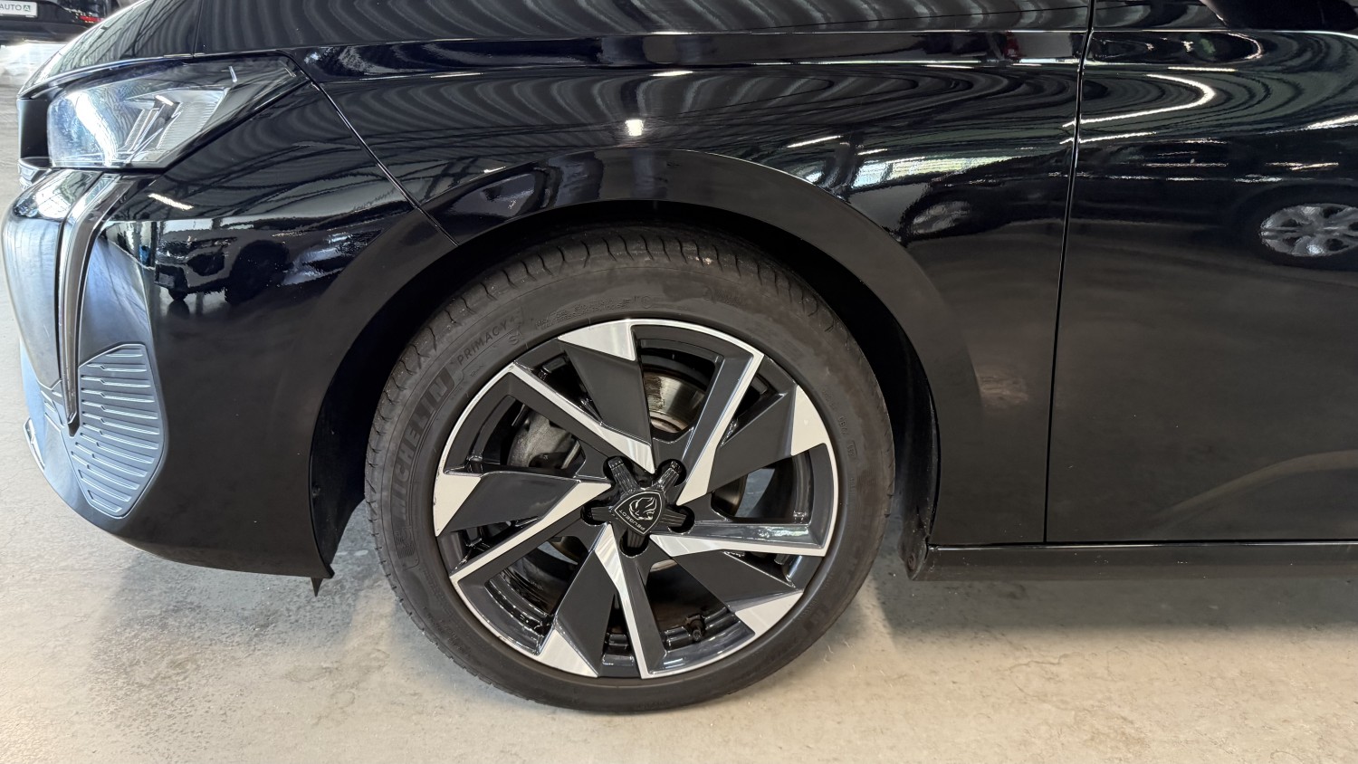 Car image 7