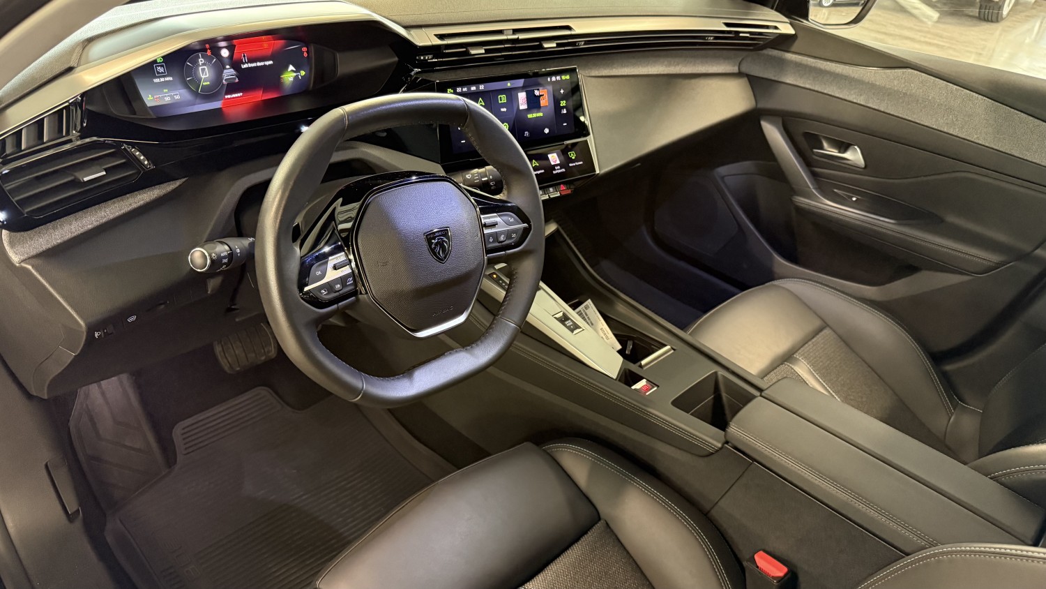 Car image 11