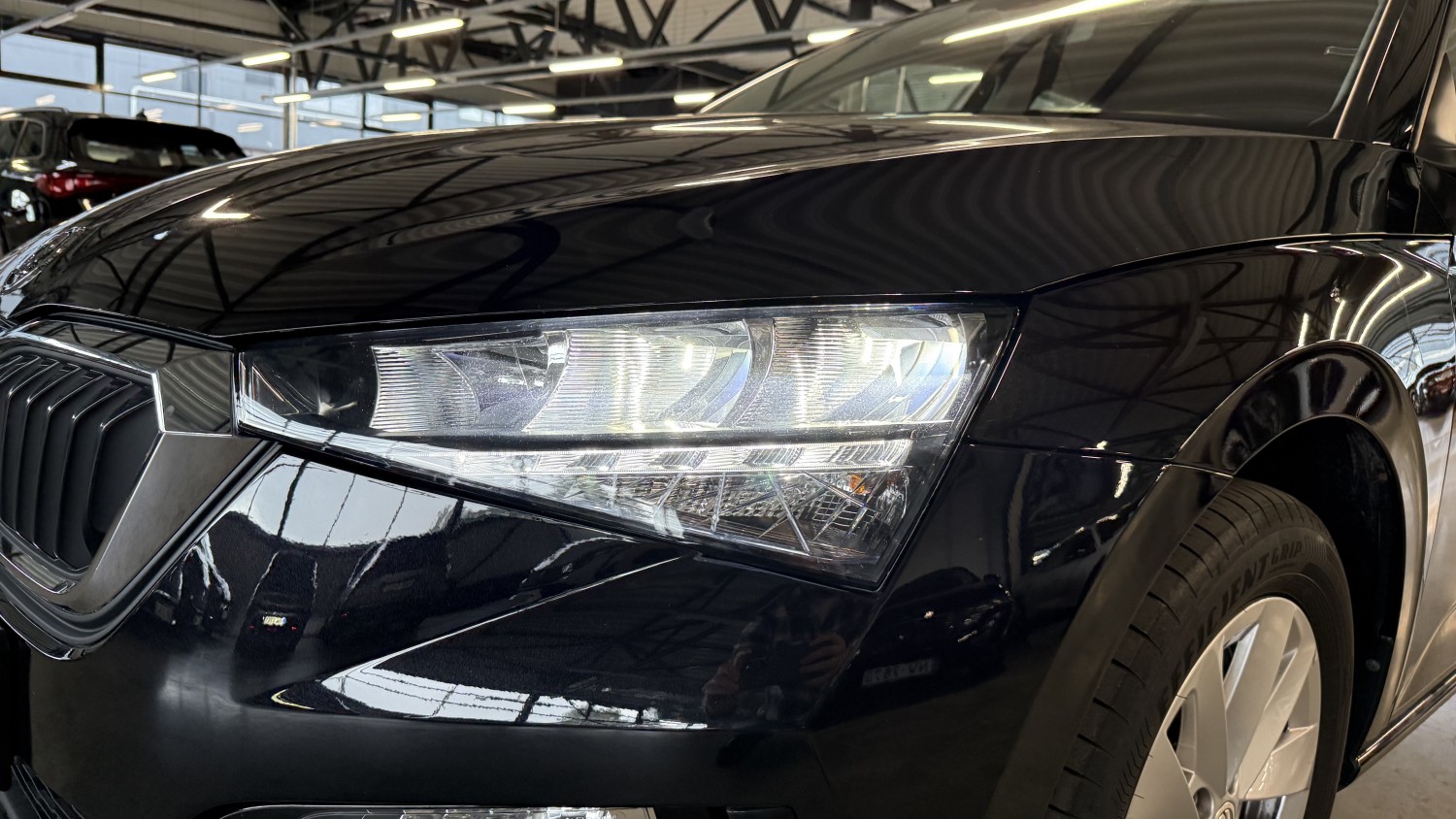 Car image 7