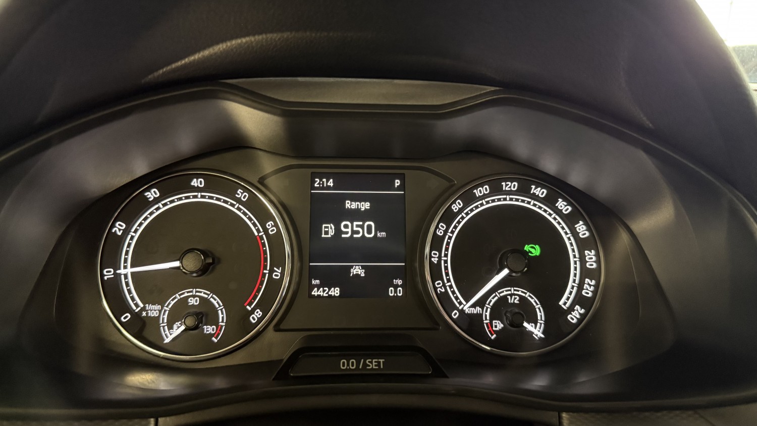 Car image 17