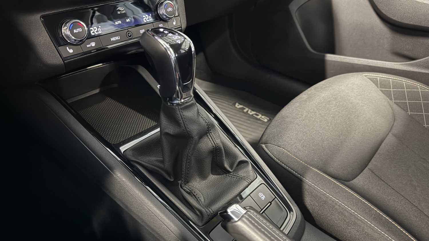 Car image 20