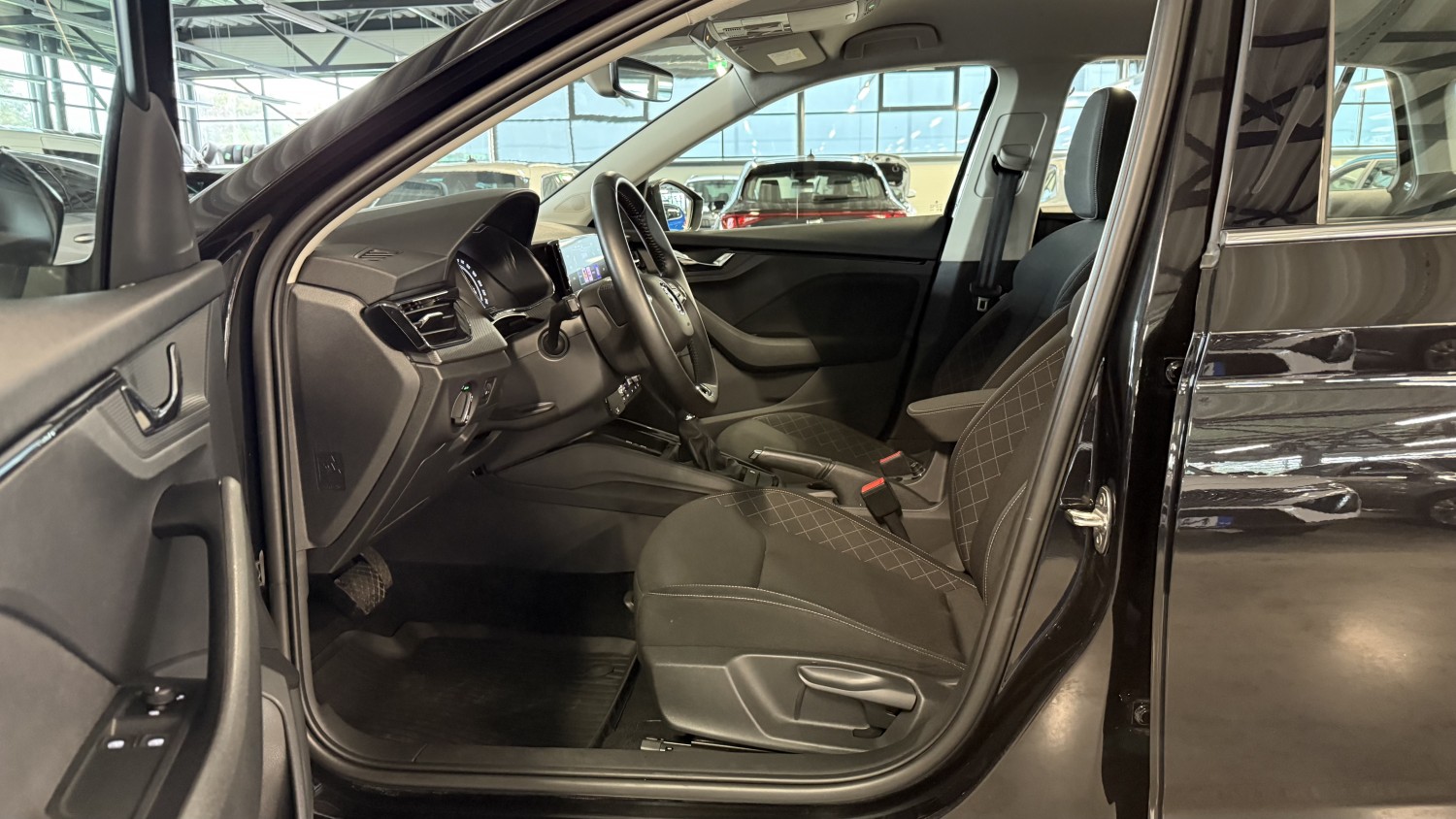 Car image 9