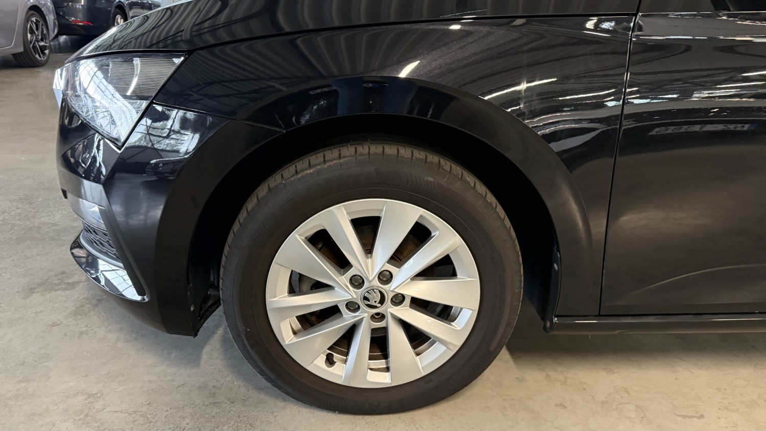Car image 6