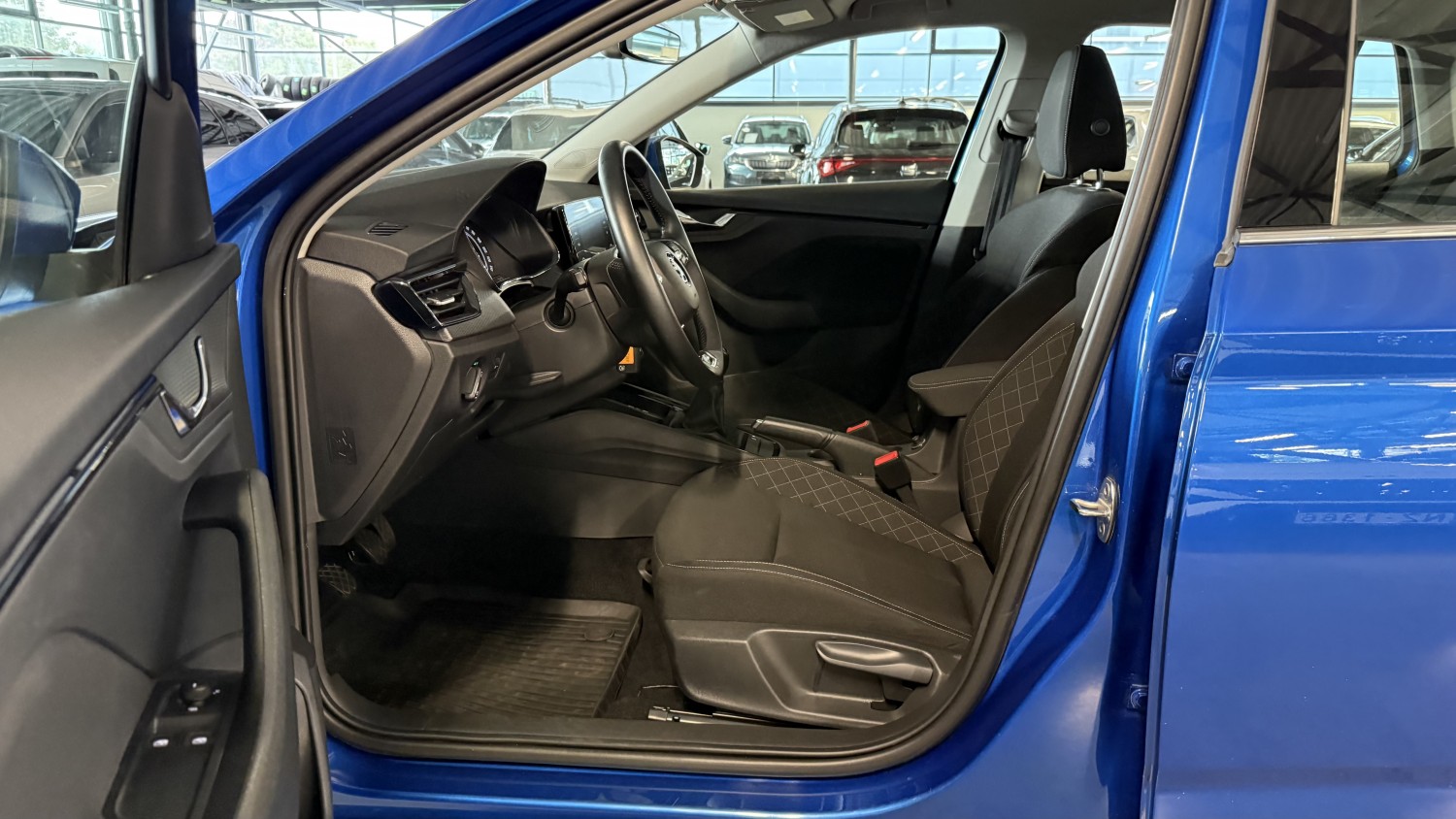 Car image 8