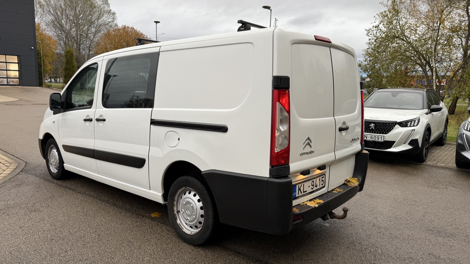 Car image 2