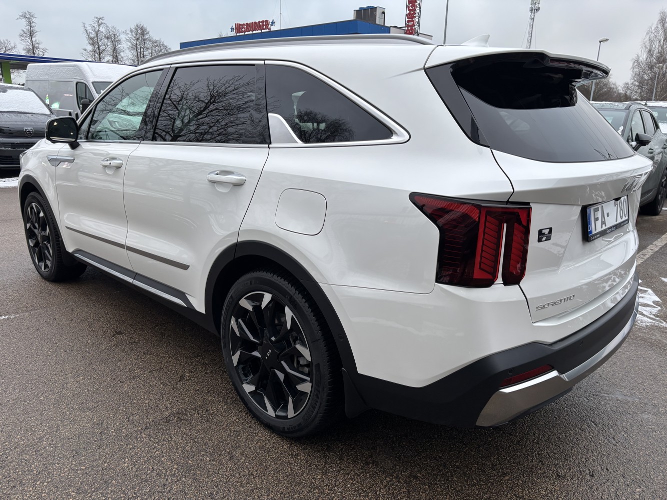 Car image 3