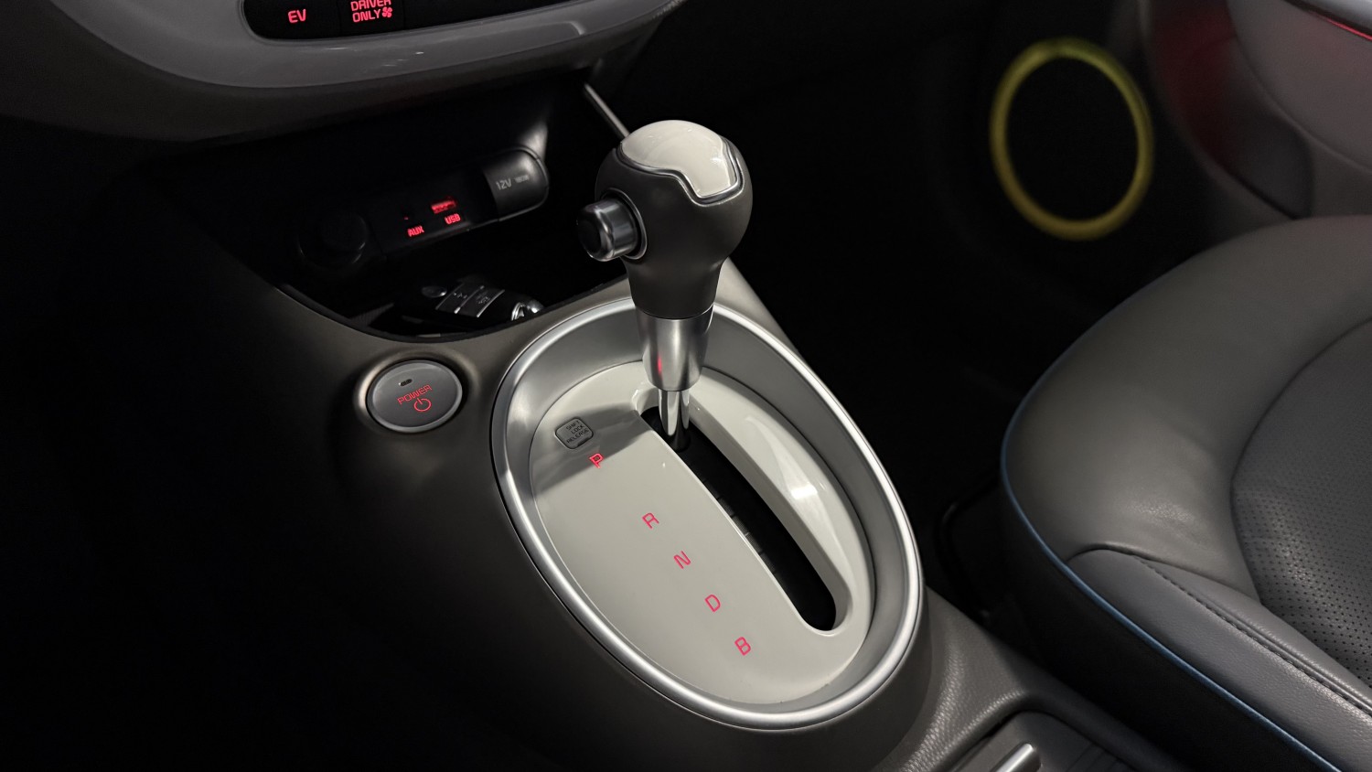 Car image 20