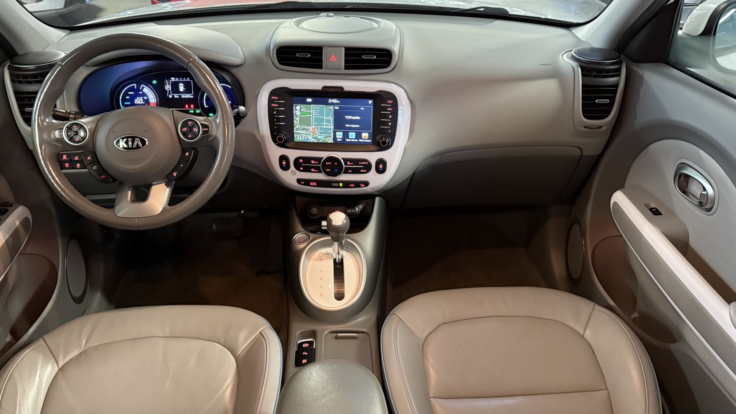 Car image 15