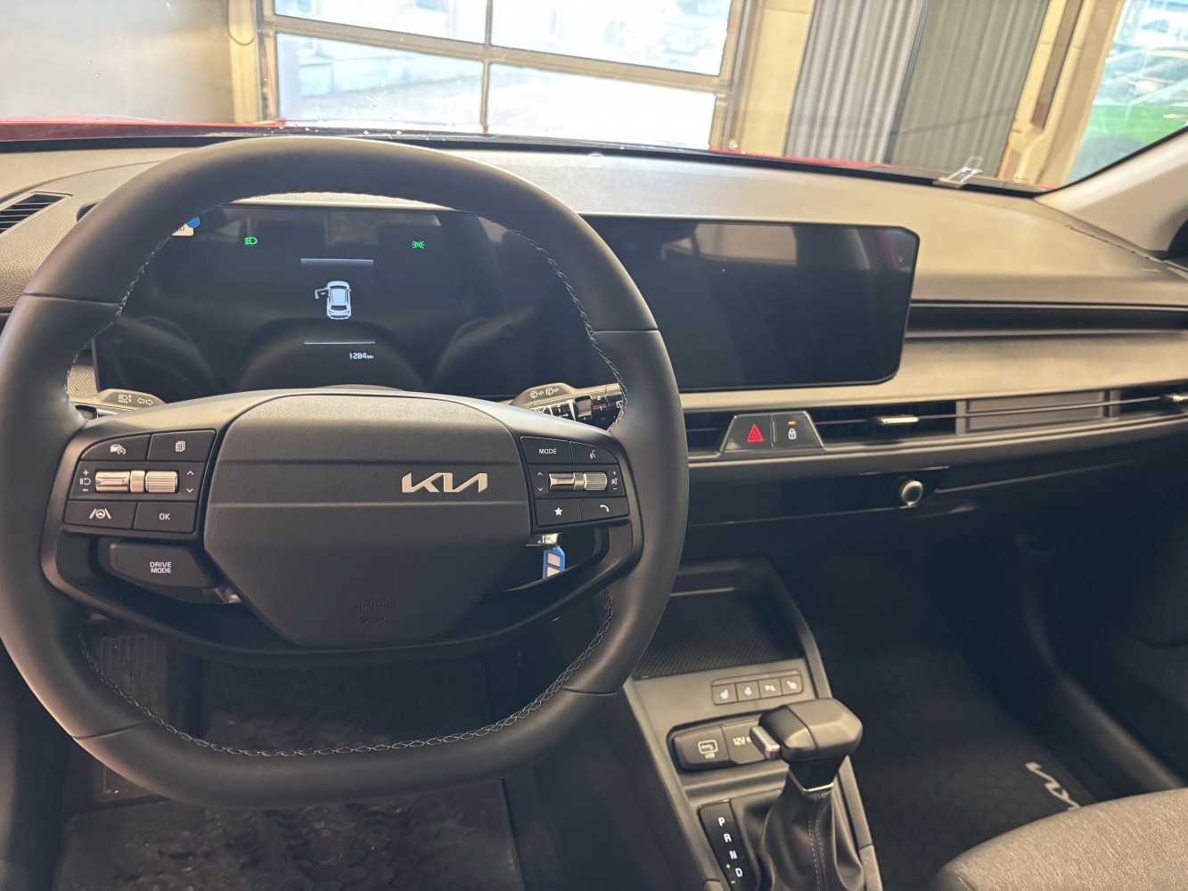 Car image 10