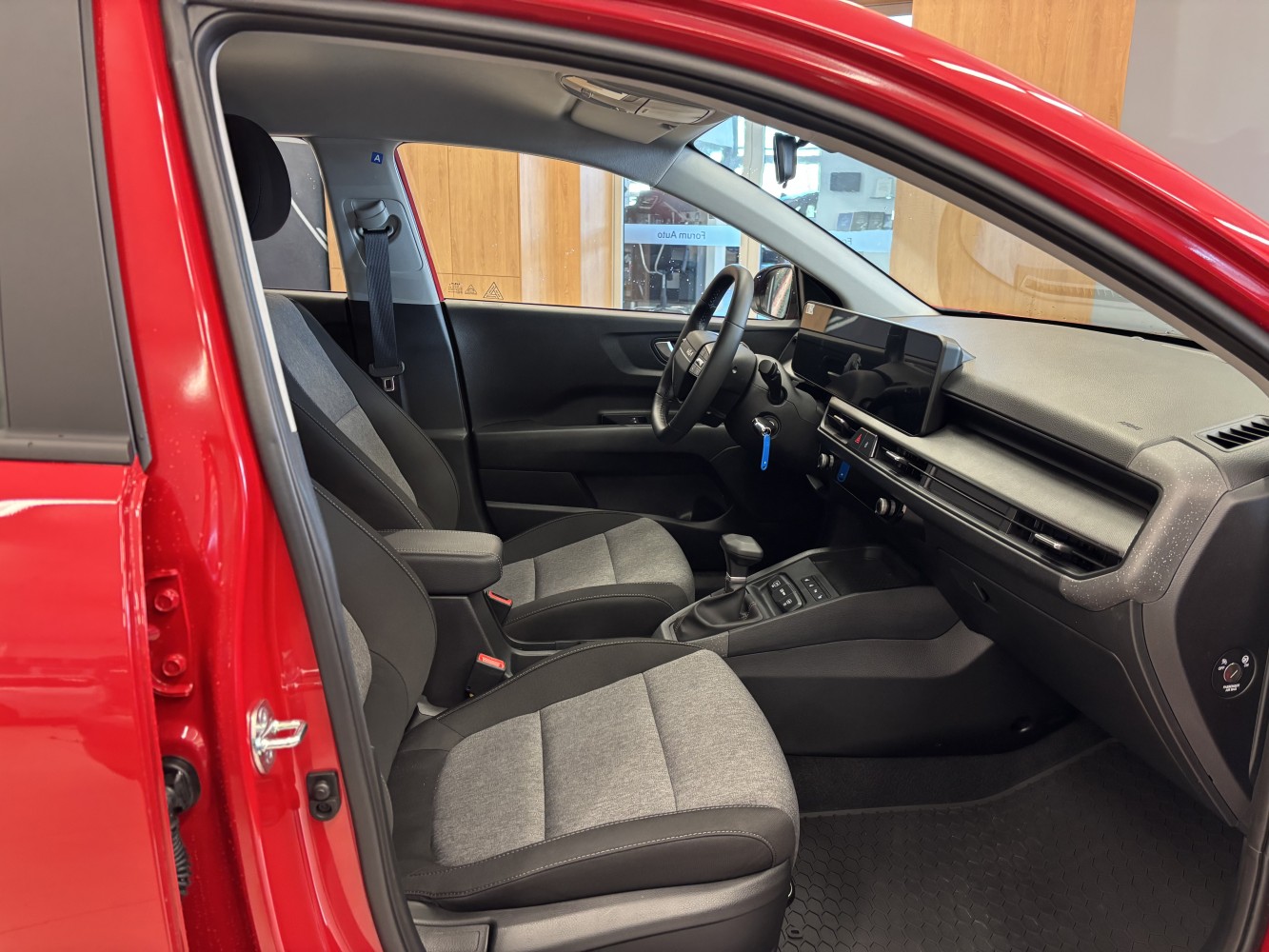 Car image 13
