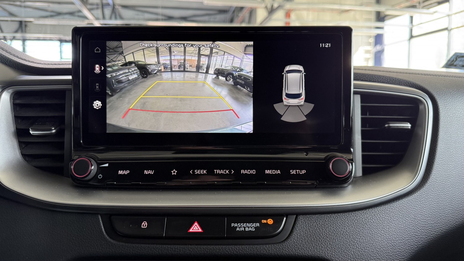 Car image 19
