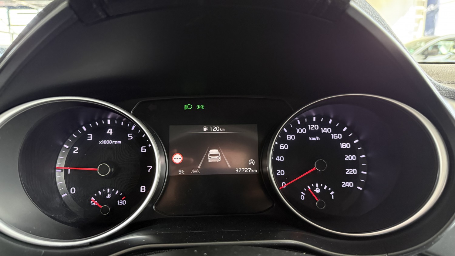 Car image 17