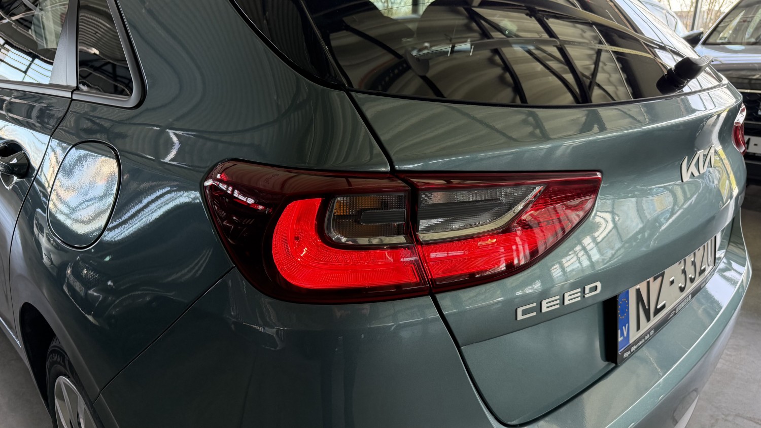Car image 8