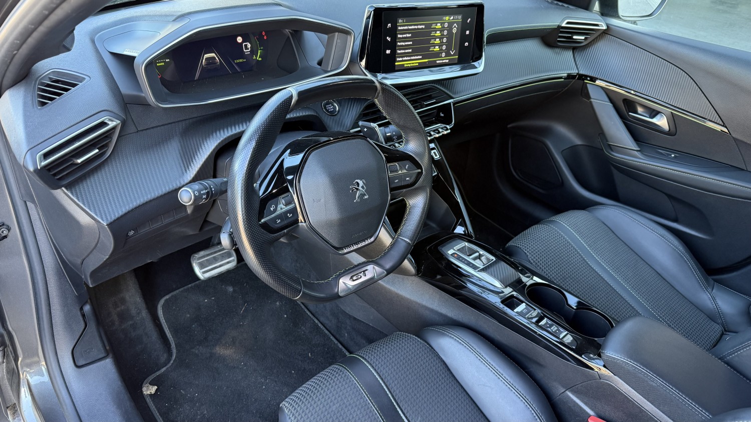Car image 9