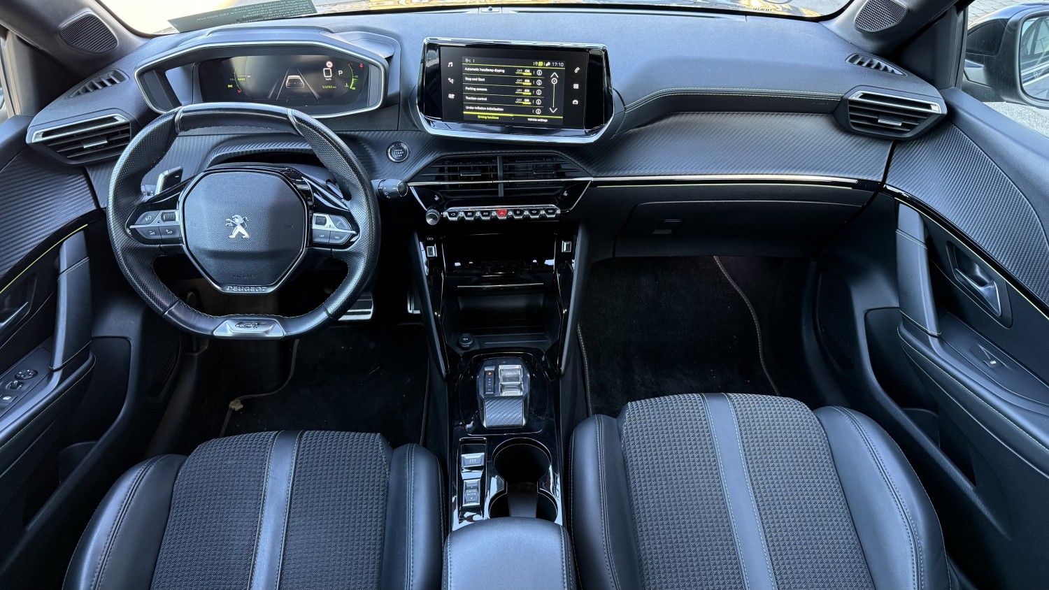 Car image 13