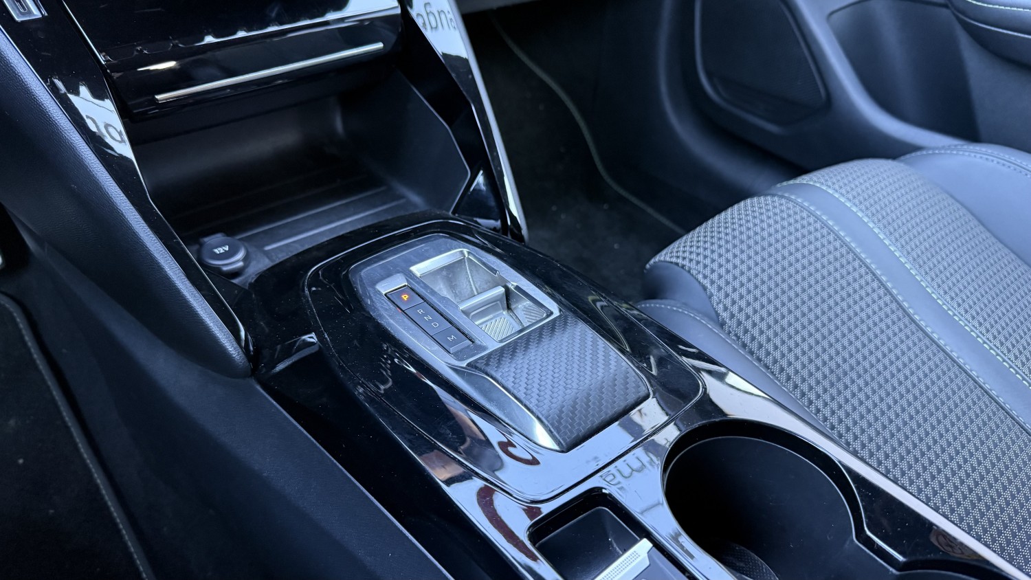 Car image 20