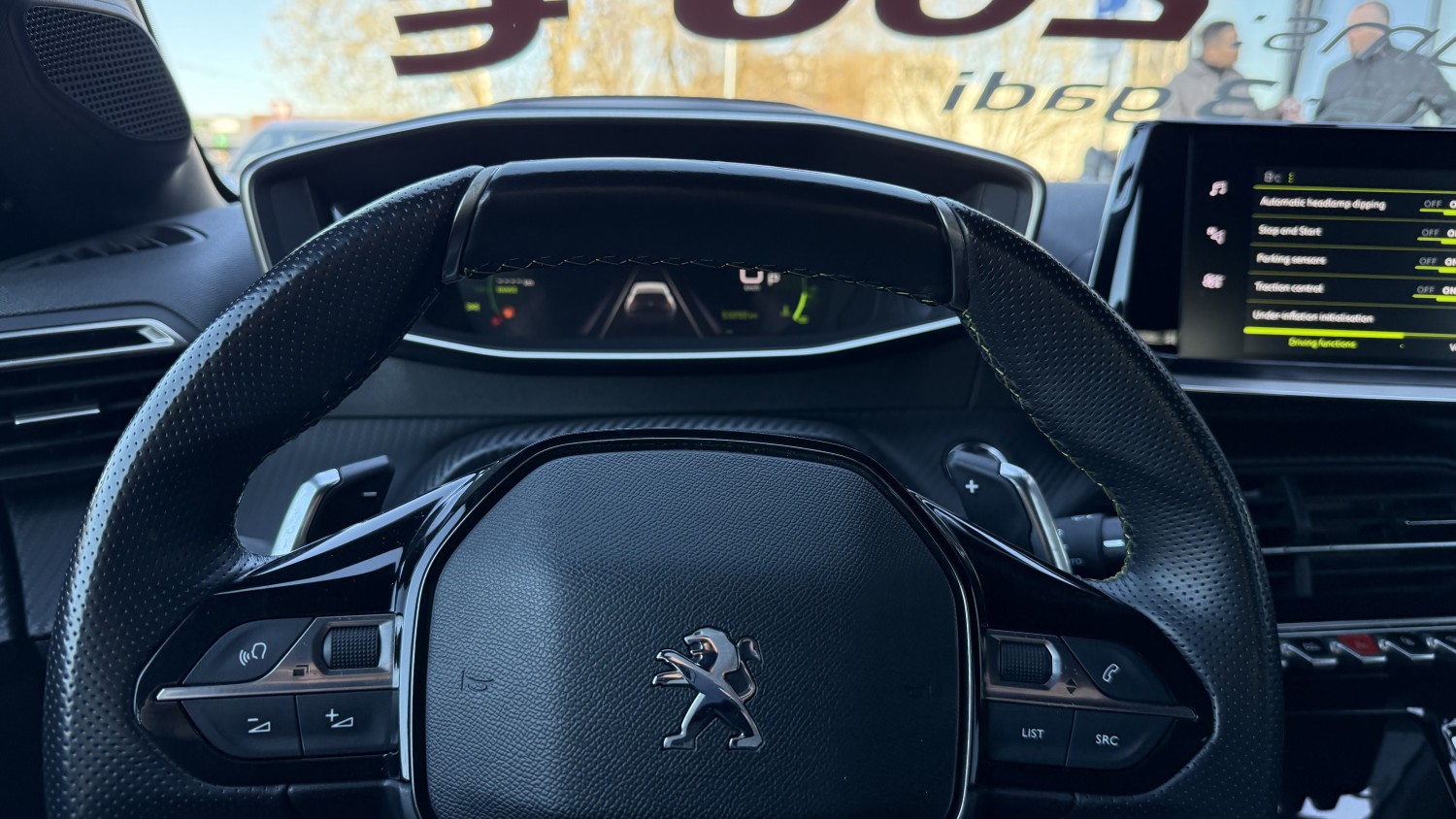 Car image 16