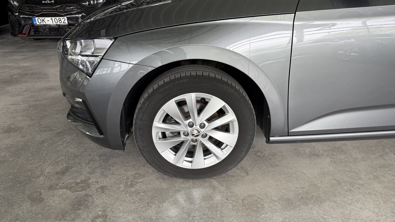 Car image 6