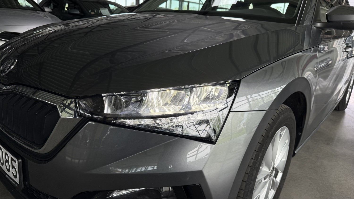 Car image 7