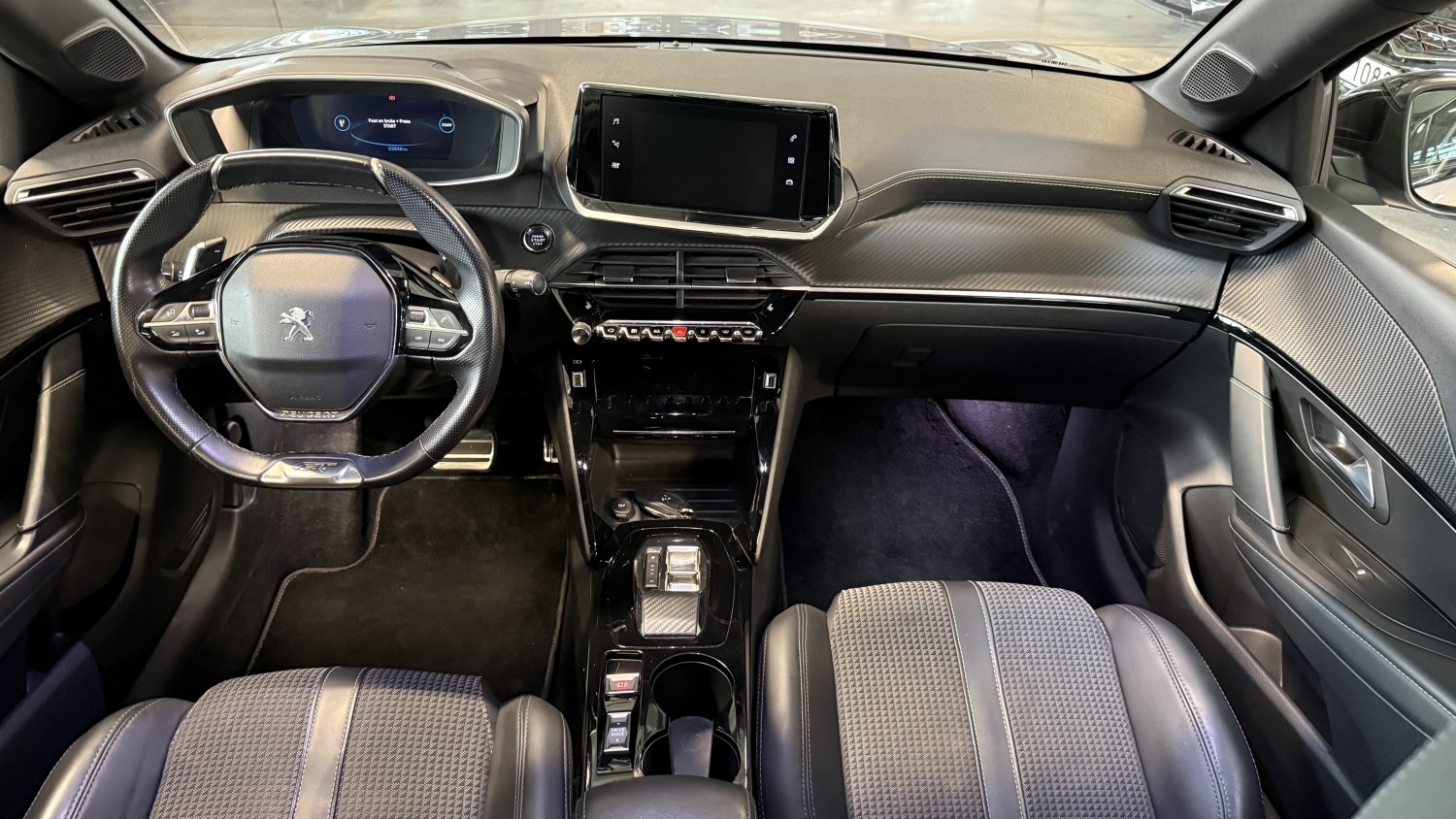 Car image 15