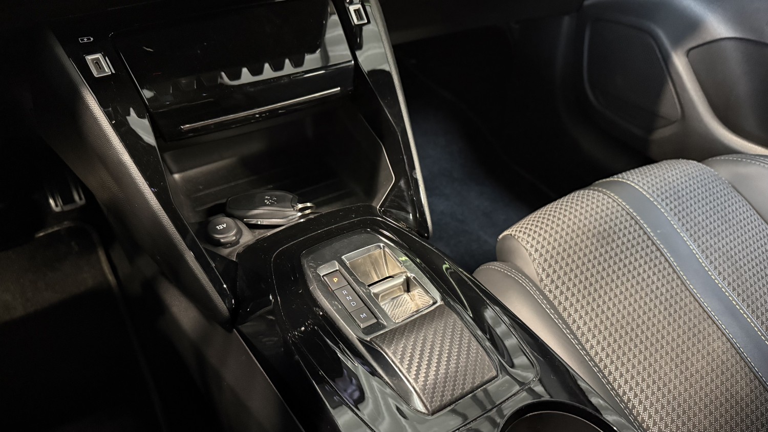 Car image 21