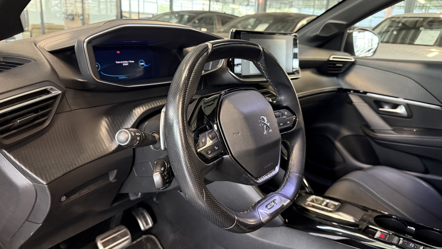 Car image 16