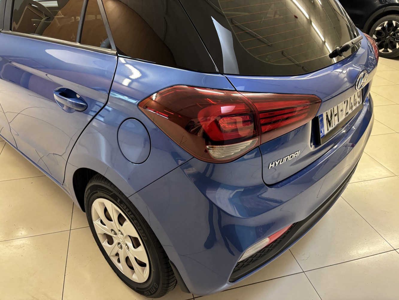 Car image 6