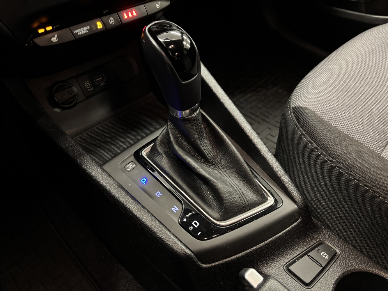 Car image 21