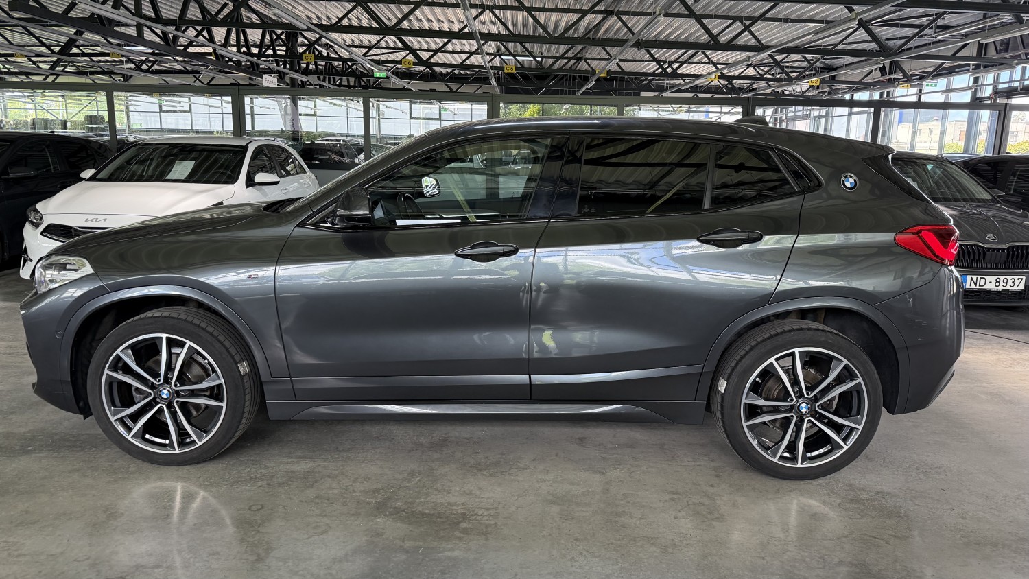 Car image 2