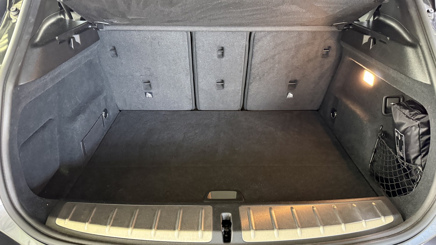 Car image 13