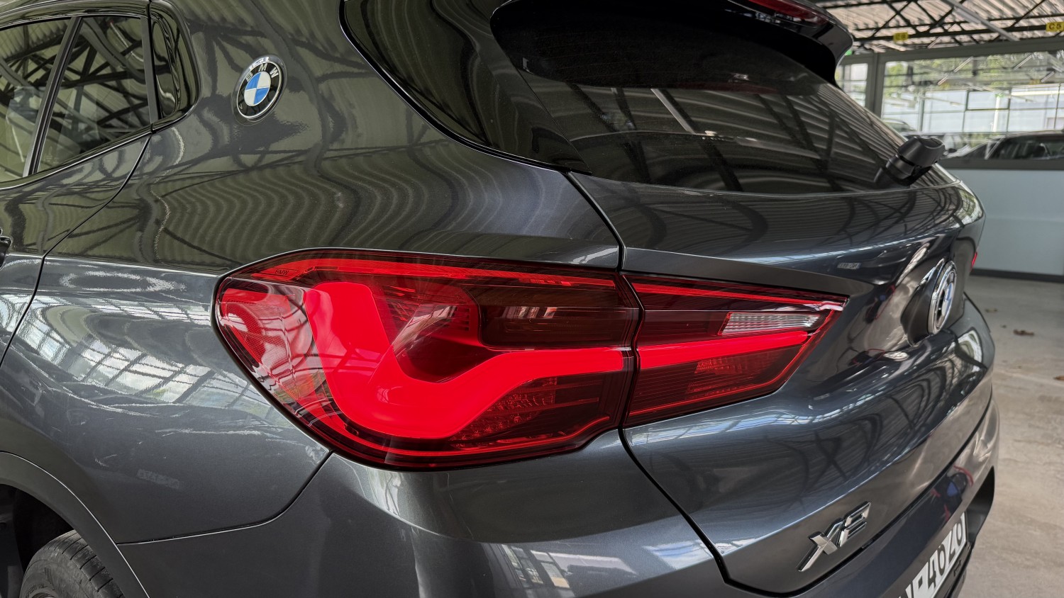 Car image 9
