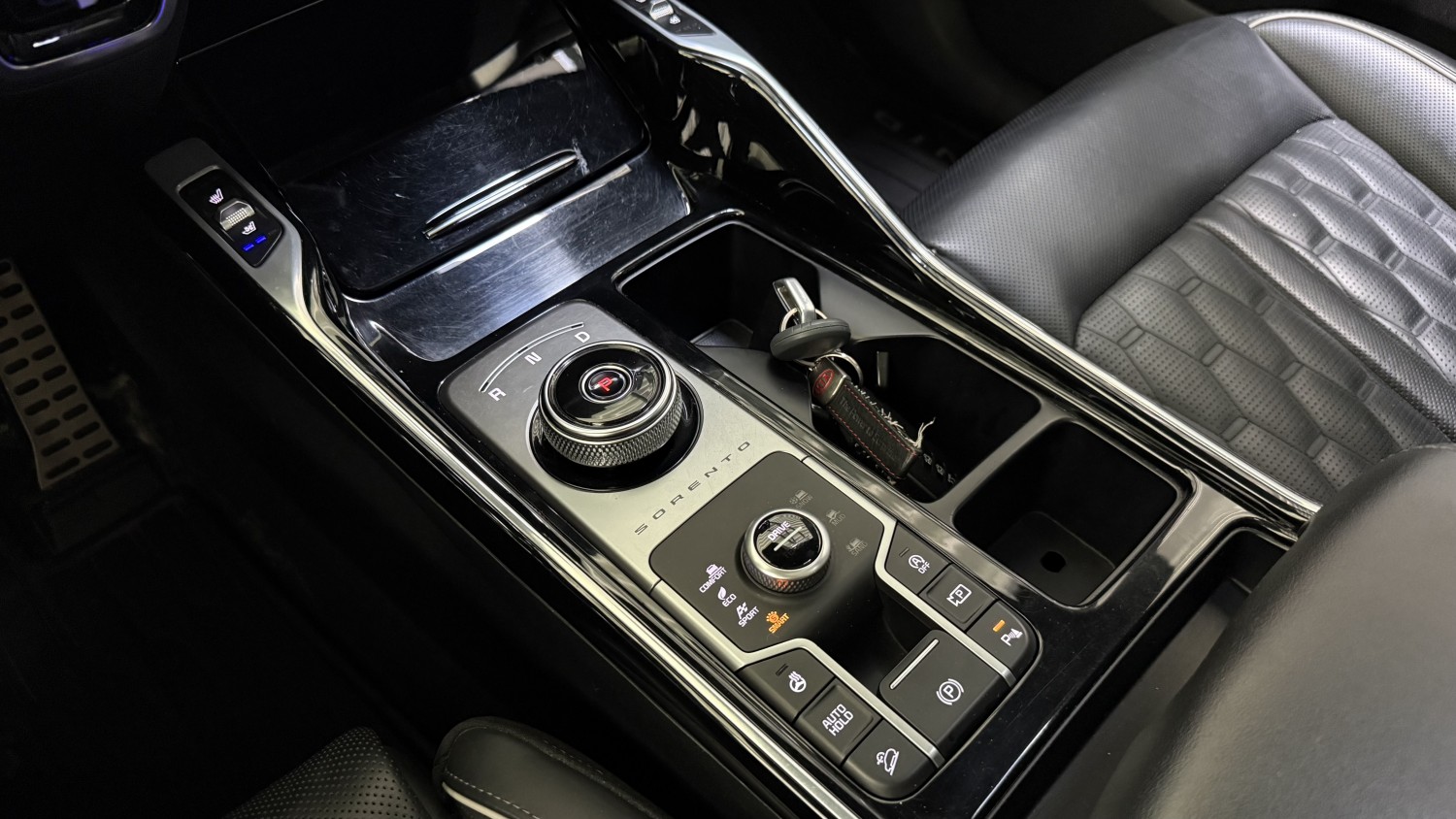 Car image 23