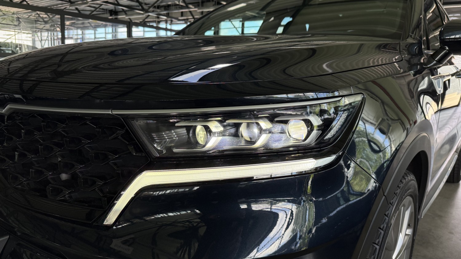 Car image 7